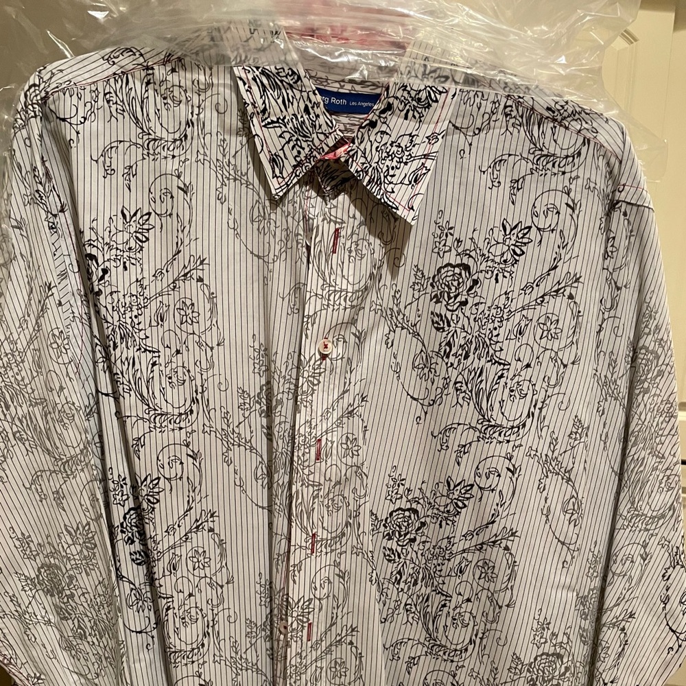 Men’s long sleeve button down dress shirt